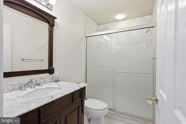 4 SUNRISE DR, Doylestown, PA 18901