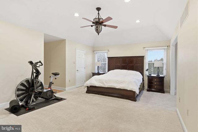 4 SUNRISE DR, Doylestown, PA 18901