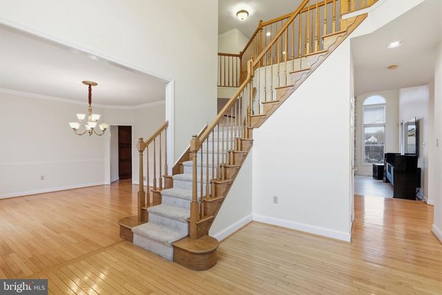 4 SUNRISE DR, Doylestown, PA 18901