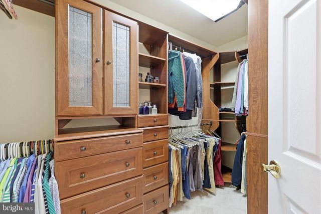 4 SUNRISE DR, Doylestown, PA 18901