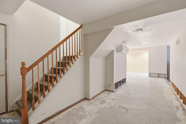 4 SUNRISE DR, Doylestown, PA 18901