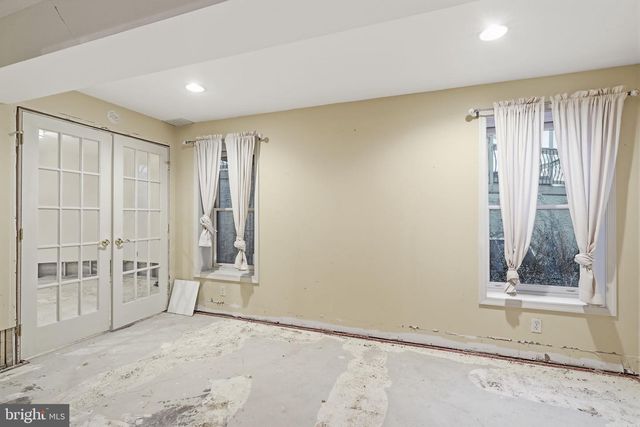 4 SUNRISE DR, Doylestown, PA 18901