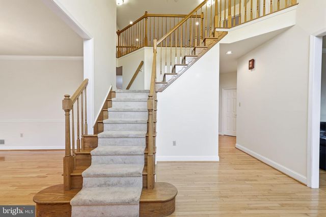 4 SUNRISE DR, Doylestown, PA 18901