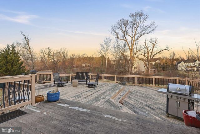 4 SUNRISE DR, Doylestown, PA 18901