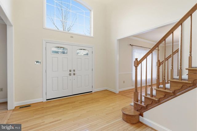 4 SUNRISE DR, Doylestown, PA 18901