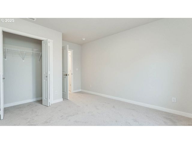 9380 Se Crystal Rose St, Happy Valley, OR 97086