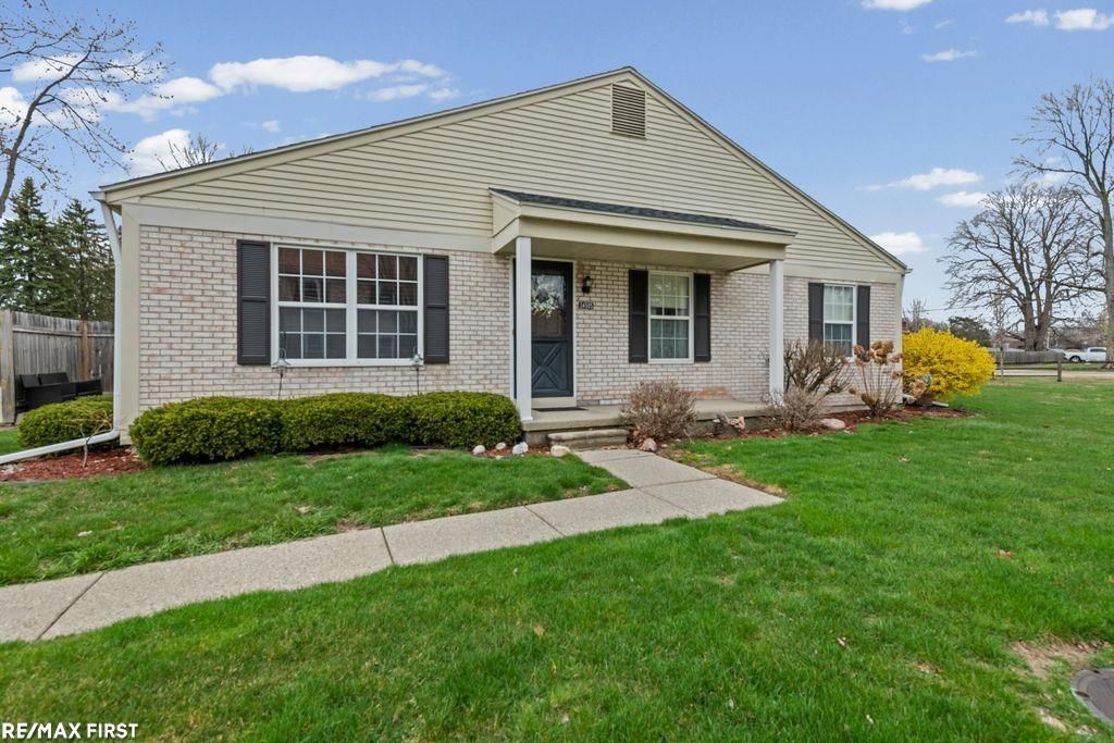 24505 Meadow Bridge Drive, Clinton Twp, MI 48035