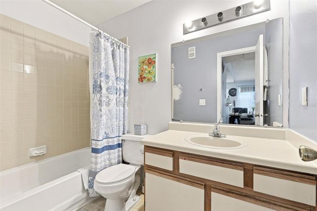 1085 S HIAWASSEE ROAD 523, Orlando, FL 32835
