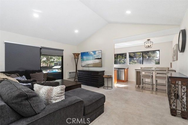 212 Springview, Irvine, CA 92620