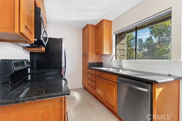 212 Springview, Irvine, CA 92620