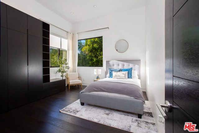 454 N Sweetzer Avenue, Los Angeles, CA 90048