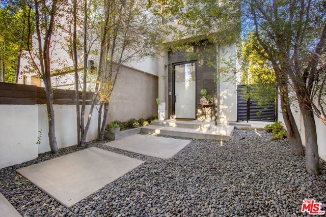 454 N Sweetzer Avenue, Los Angeles, CA 90048