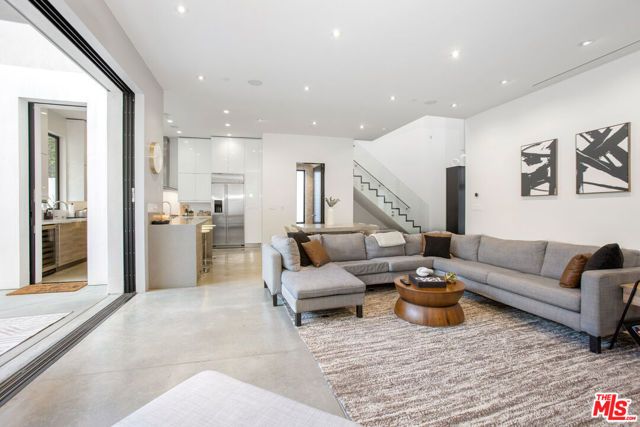 454 N Sweetzer Avenue, Los Angeles, CA 90048