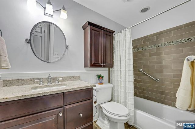 1712 Faulkner Court, Mahwah, NJ 07430