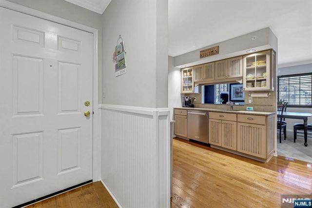 1712 Faulkner Court, Mahwah, NJ 07430