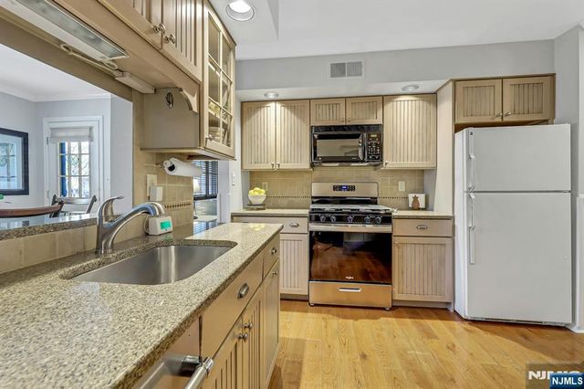1712 Faulkner Court, Mahwah, NJ 07430