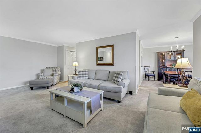 1712 Faulkner Court, Mahwah, NJ 07430