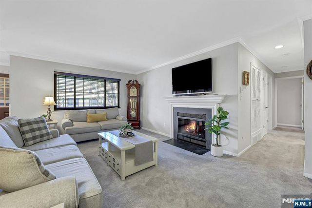1712 Faulkner Court, Mahwah, NJ 07430