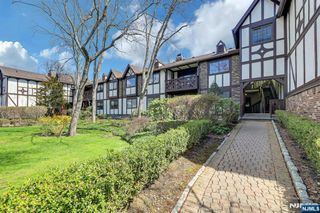 1712 Faulkner Court, Mahwah, NJ 07430