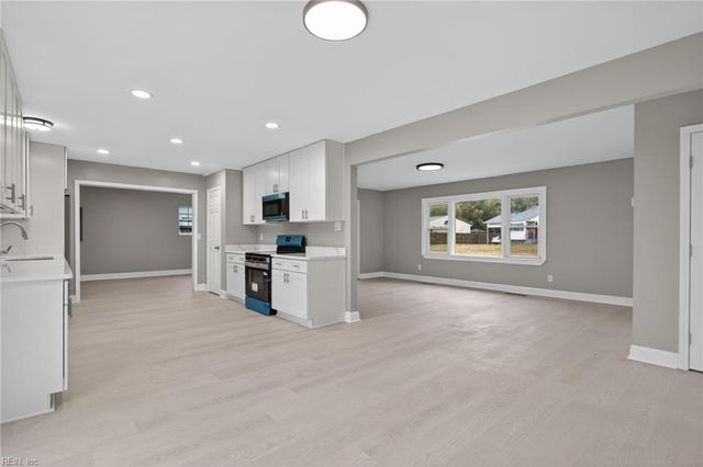 416 Kellam RD, Virginia Beach, VA 23462