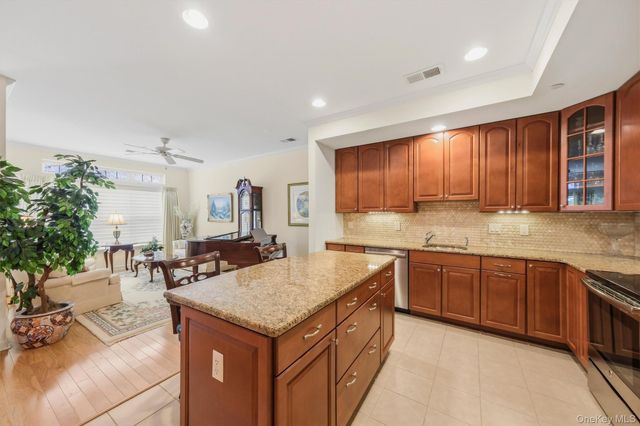 705 Egrets Landing, Carmel, NY 10512