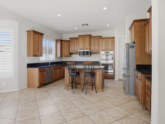 18233 W ESTES Way, Goodyear, AZ 85338