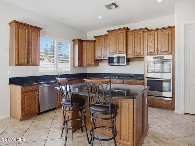 18233 W ESTES Way, Goodyear, AZ 85338