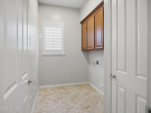 18233 W ESTES Way, Goodyear, AZ 85338