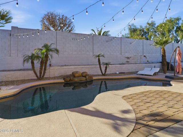 18233 W ESTES Way, Goodyear, AZ 85338