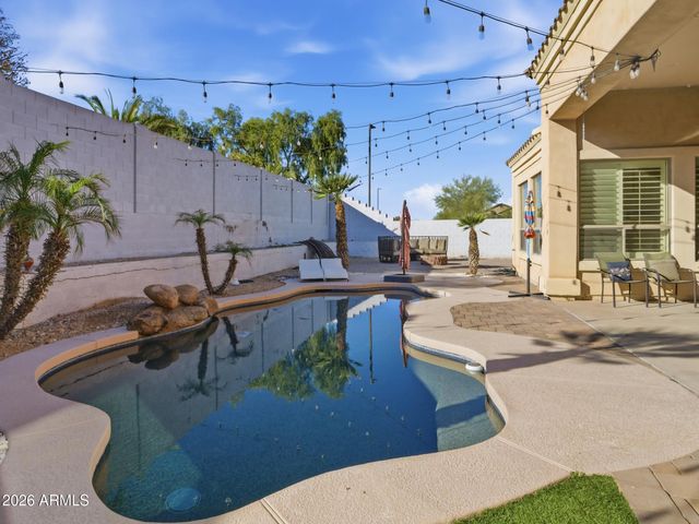 18233 W ESTES Way, Goodyear, AZ 85338