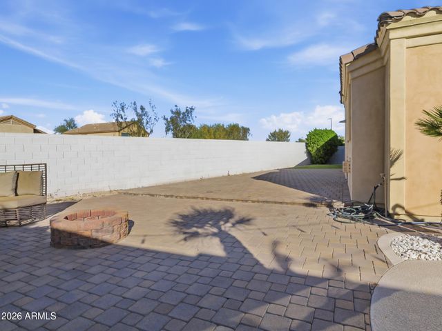 18233 W ESTES Way, Goodyear, AZ 85338