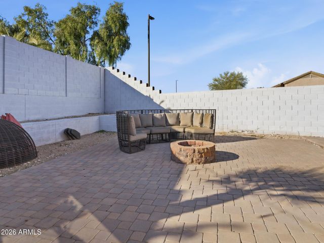 18233 W ESTES Way, Goodyear, AZ 85338