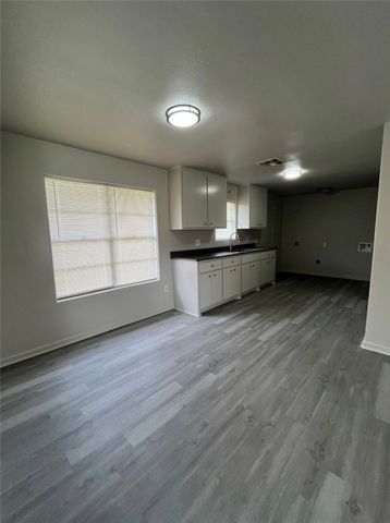 5917 Lucille Dr, Corpus Christi, TX 78412