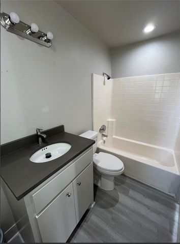 5917 Lucille Dr, Corpus Christi, TX 78412