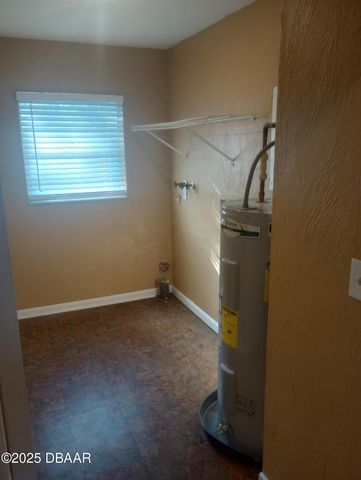 1324 Granada Avenue, Daytona Beach, FL 32118