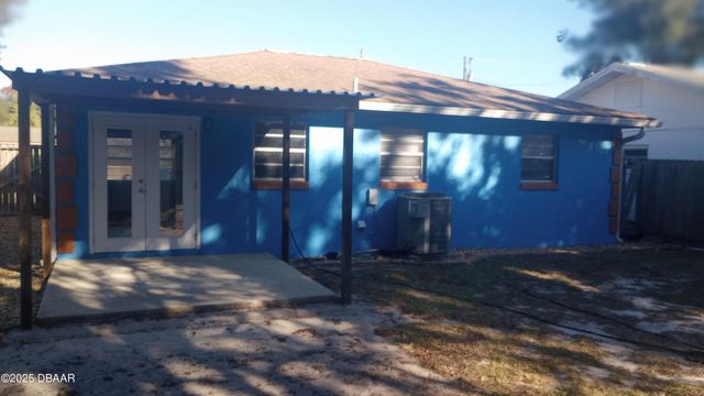 1324 Granada Avenue, Daytona Beach, FL 32118