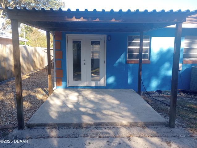 1324 Granada Avenue, Daytona Beach, FL 32118