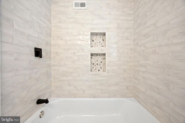 1601 HAMLIN ST NE, Washington, DC 20018