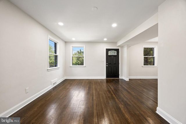 1601 HAMLIN ST NE, Washington, DC 20018