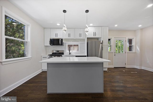 1601 HAMLIN ST NE, Washington, DC 20018