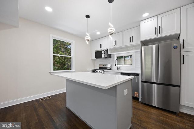 1601 HAMLIN ST NE, Washington, DC 20018