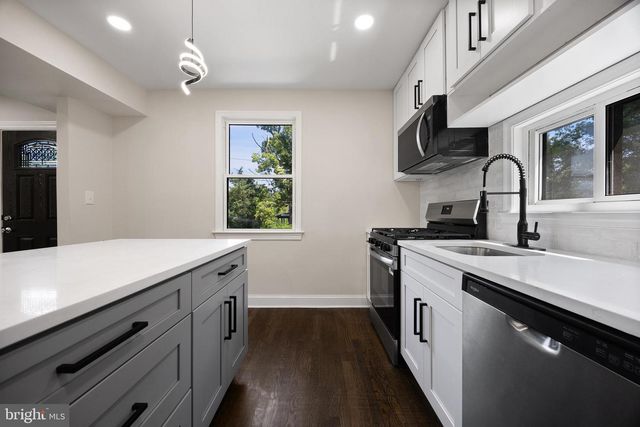 1601 HAMLIN ST NE, Washington, DC 20018