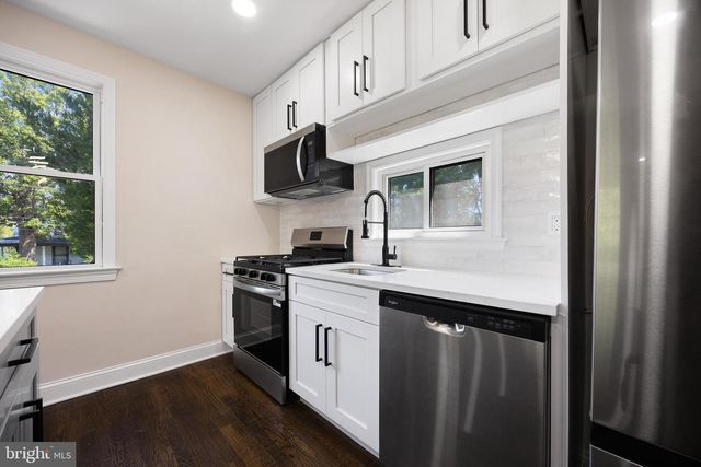 1601 HAMLIN ST NE, Washington, DC 20018