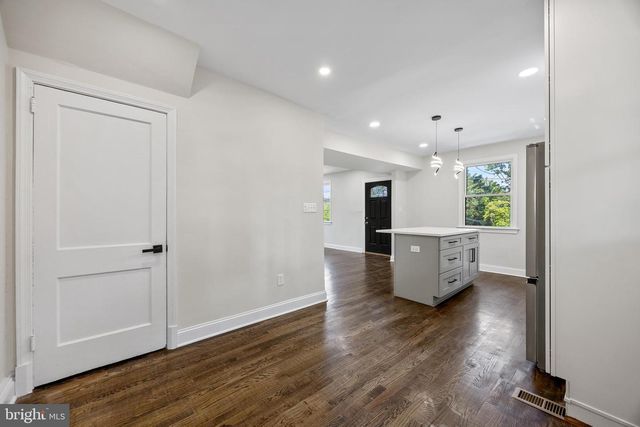 1601 HAMLIN ST NE, Washington, DC 20018