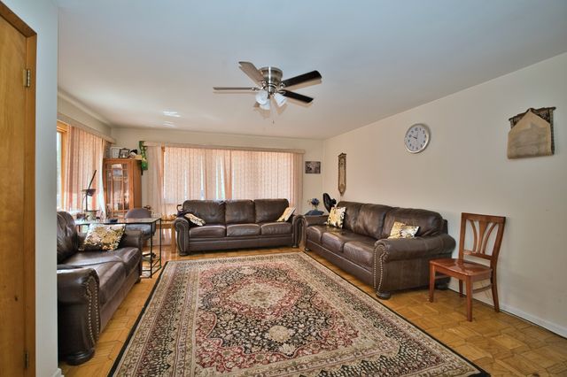 4454 Concord Lane, Skokie, IL 60076