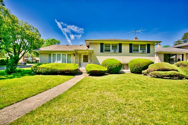 4454 Concord Lane, Skokie, IL 60076
