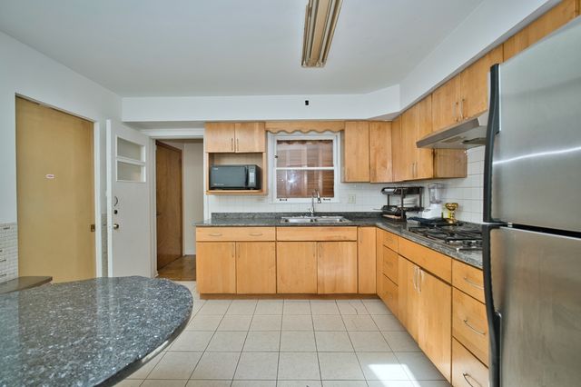 4454 Concord Lane, Skokie, IL 60076