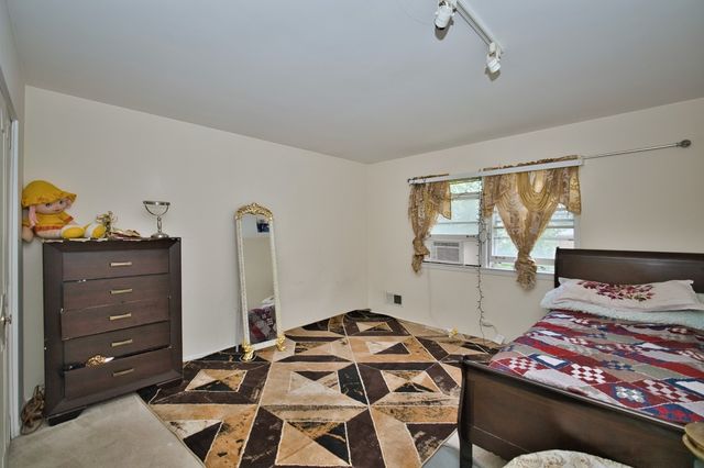 4454 Concord Lane, Skokie, IL 60076