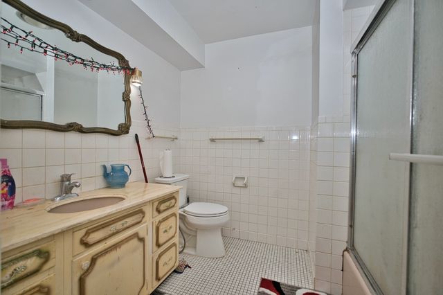 4454 Concord Lane, Skokie, IL 60076
