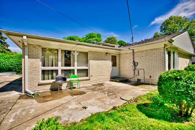 4454 Concord Lane, Skokie, IL 60076